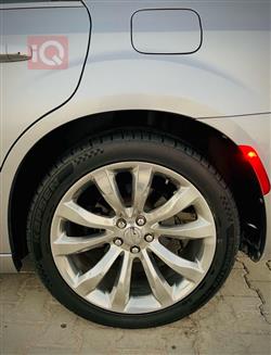 کرایسلەر 300